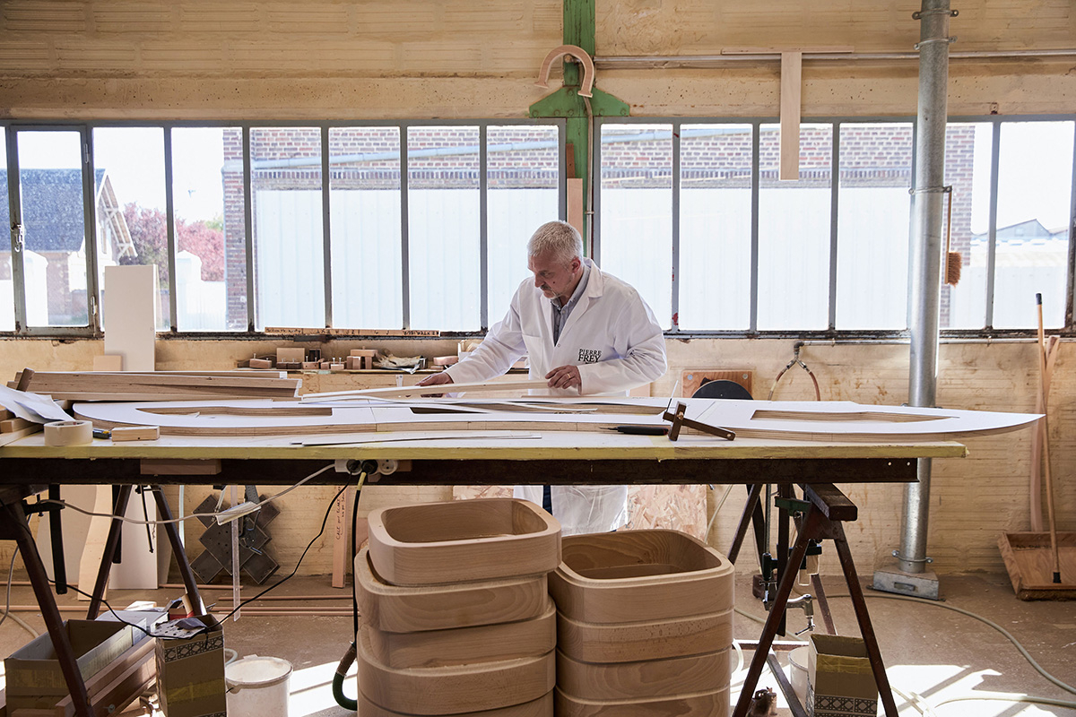 Niyə "Custom-Made" (Özəl Sifariş) Mebel Standartdan Daha Sərfəlidir?