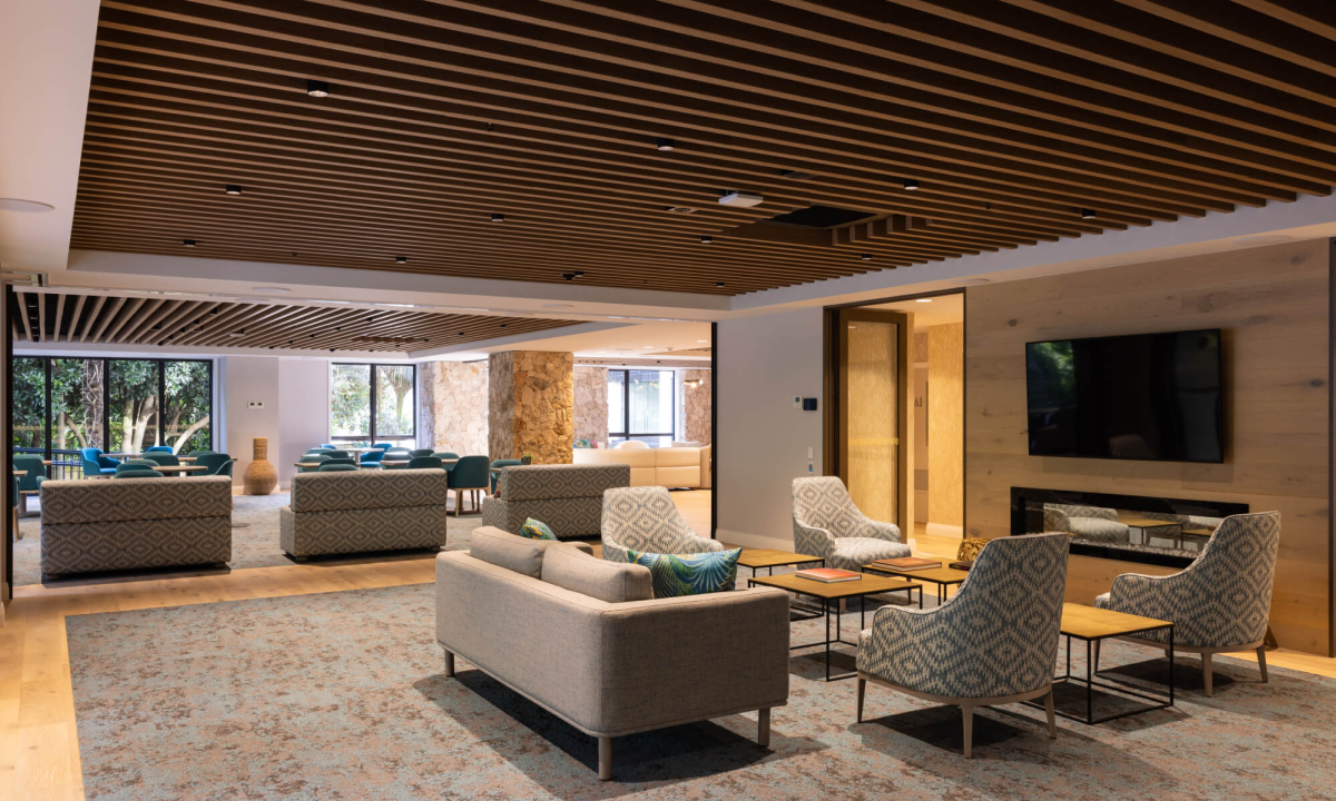 Akustik Komfort: Səs-küyü İdarə Edən Panellər və Mebellər